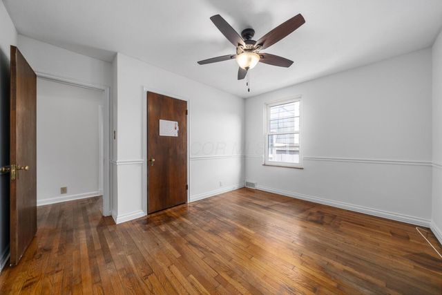 886 S Roosevelt Avenue, Columbus, OH 43209