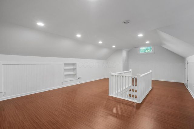 886 S Roosevelt Avenue, Columbus, OH 43209