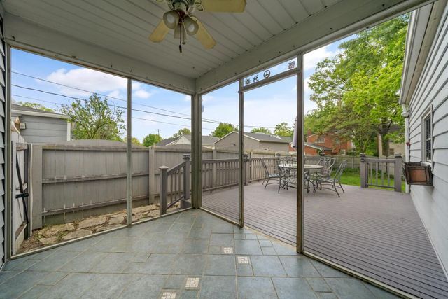 886 S Roosevelt Avenue, Columbus, OH 43209
