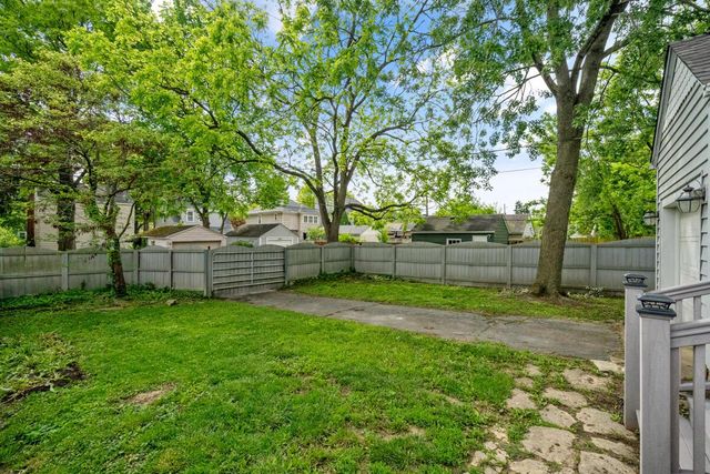 886 S Roosevelt Avenue, Columbus, OH 43209