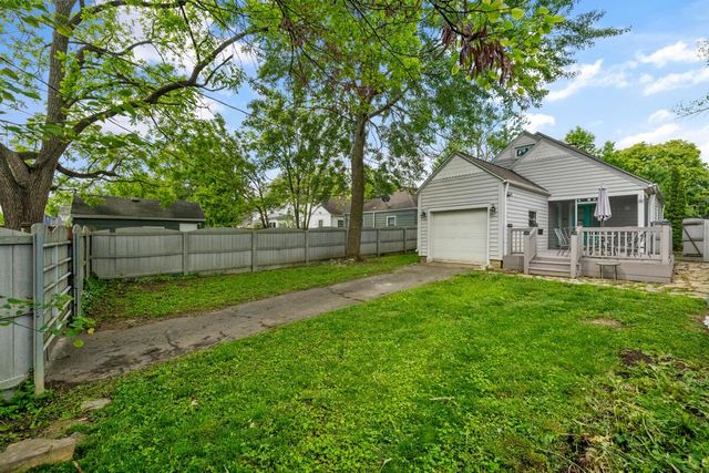 886 S Roosevelt Avenue, Columbus, OH 43209