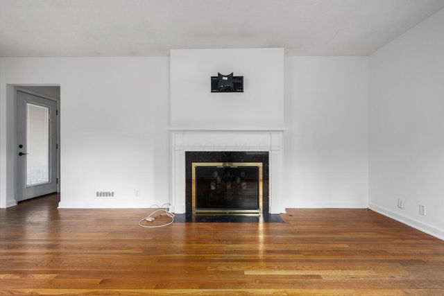 886 S Roosevelt Avenue, Columbus, OH 43209