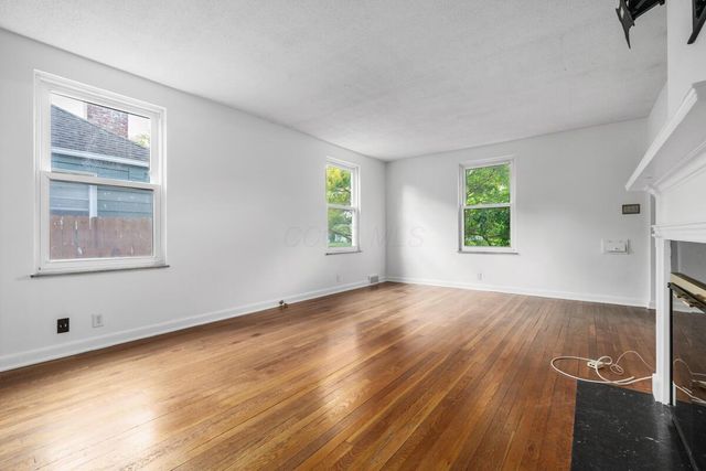 886 S Roosevelt Avenue, Columbus, OH 43209