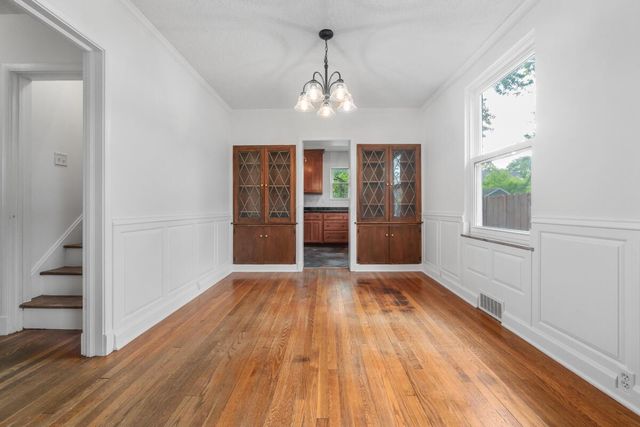 886 S Roosevelt Avenue, Columbus, OH 43209