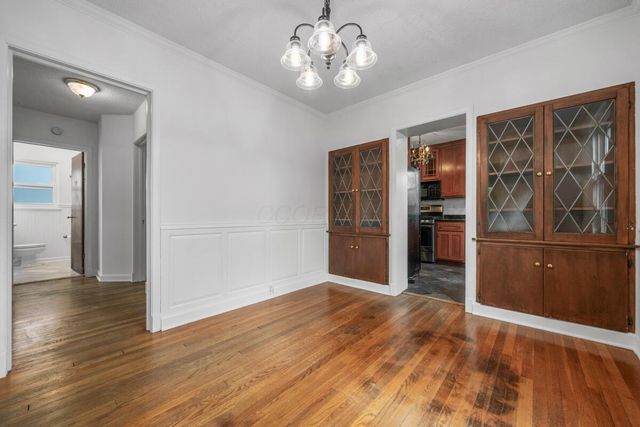 886 S Roosevelt Avenue, Columbus, OH 43209