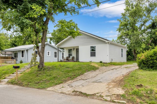 1104 Howell St, Hopkinsville, KY 42240