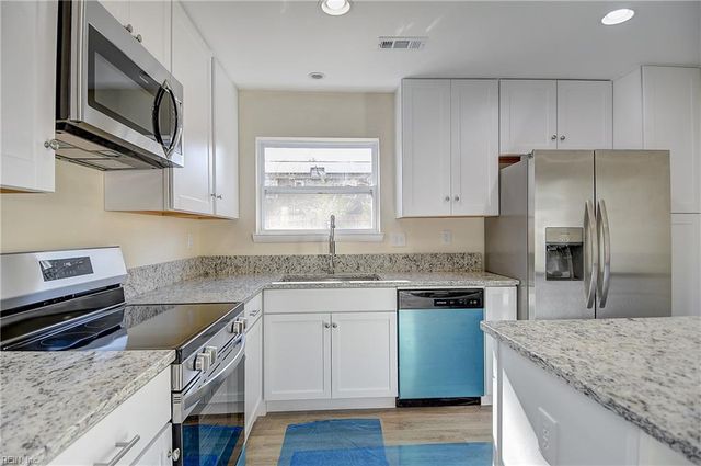 3821 Amberley Forest PL, Virginia Beach, VA 23453