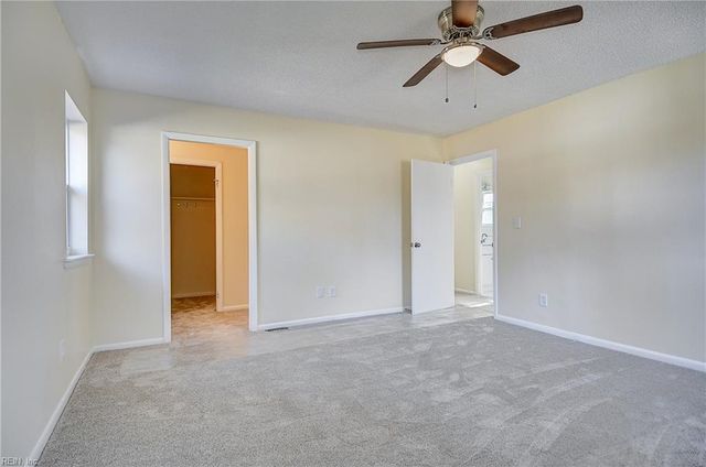 3821 Amberley Forest PL, Virginia Beach, VA 23453