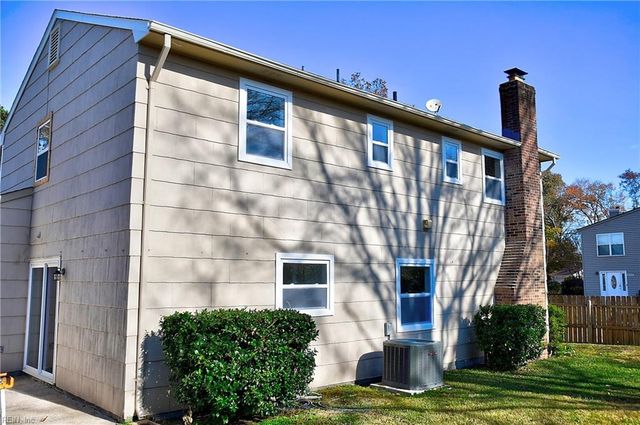 3821 Amberley Forest PL, Virginia Beach, VA 23453