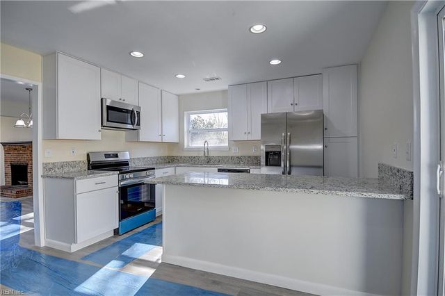 3821 Amberley Forest PL, Virginia Beach, VA 23453