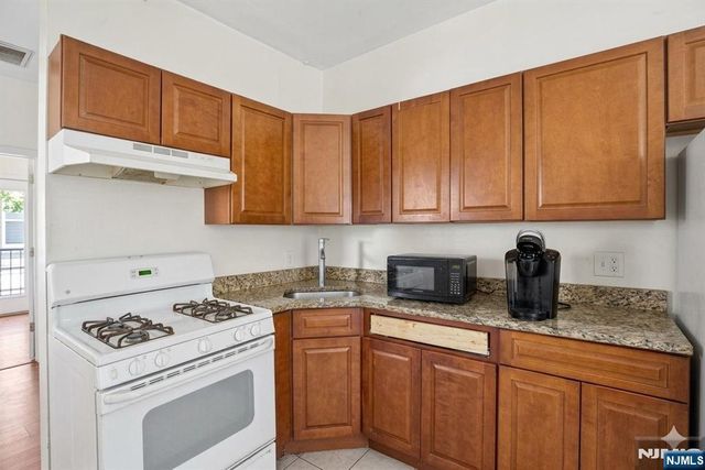 160 Fulton Avenue, Jersey City, NJ 07305