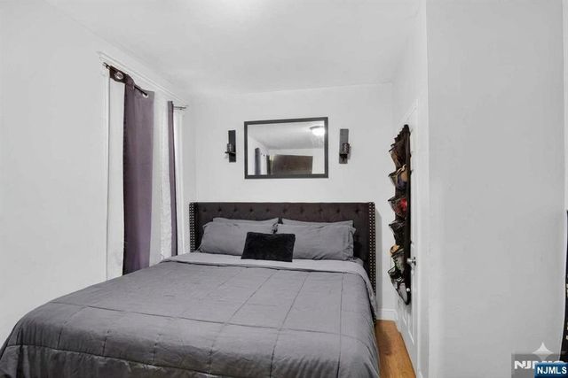 160 Fulton Avenue, Jersey City, NJ 07305