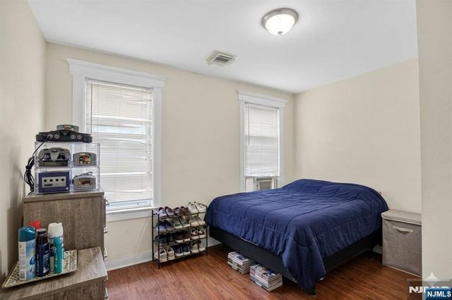 160 Fulton Avenue, Jersey City, NJ 07305