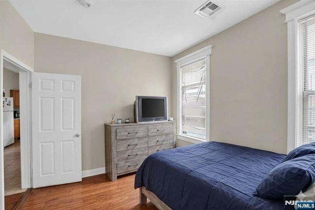 160 Fulton Avenue, Jersey City, NJ 07305