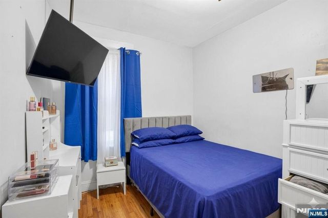 160 Fulton Avenue, Jersey City, NJ 07305
