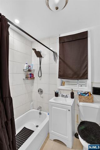 160 Fulton Avenue, Jersey City, NJ 07305