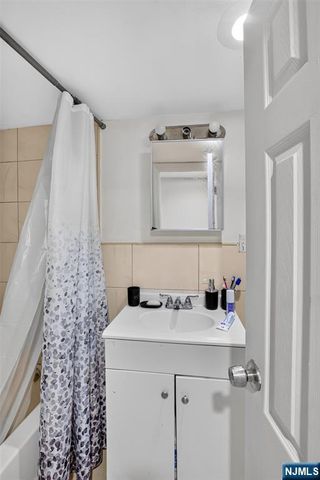 160 Fulton Avenue, Jersey City, NJ 07305