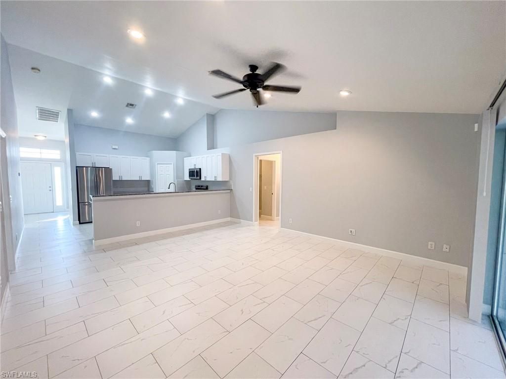 Image 17 of property listing at Address unavailable.