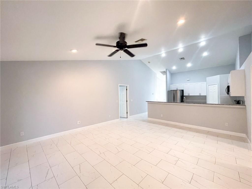 Image 18 of property listing at Address unavailable.