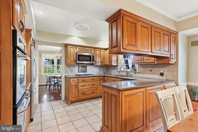 200 S 8TH ST, Mount Wolf, PA 17347