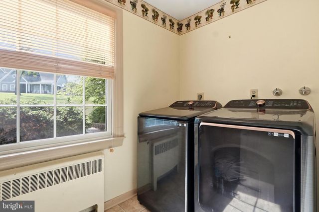 200 S 8TH ST, Mount Wolf, PA 17347
