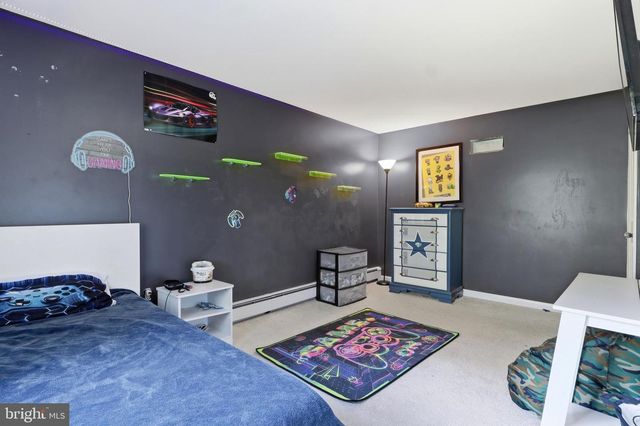 200 S 8TH ST, Mount Wolf, PA 17347