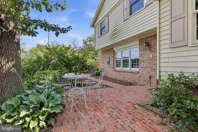 200 S 8TH ST, Mount Wolf, PA 17347