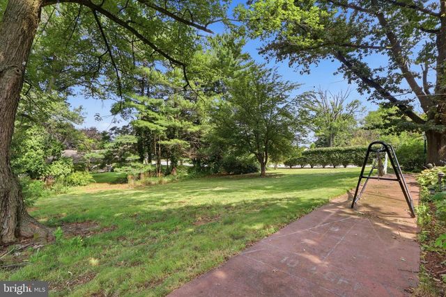 200 S 8TH ST, Mount Wolf, PA 17347