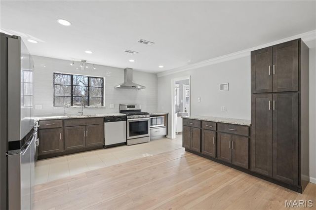 332 Argent Avenue, St Louis, MO 63135