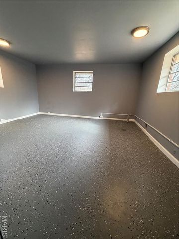 332 Argent Avenue, St Louis, MO 63135