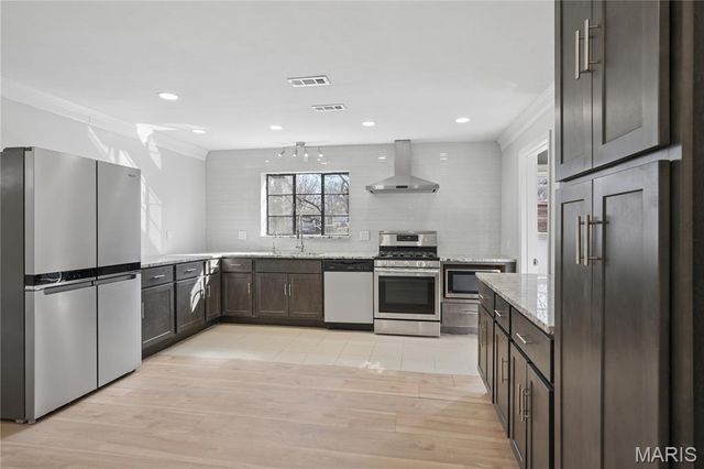 332 Argent Avenue, St Louis, MO 63135