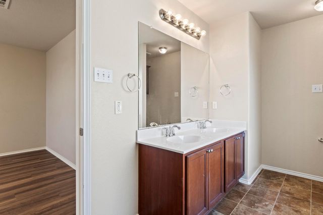 1812 Enchanted Rock DR, Cedar Park, TX 78613