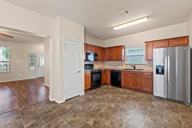 1812 Enchanted Rock DR, Cedar Park, TX 78613
