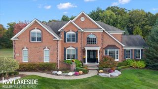 561 Kingstone Court, Oakland, MI 48363