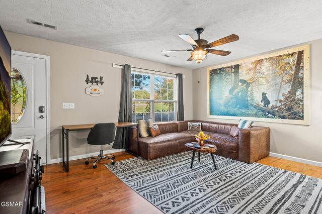 1428 William Holt Boulevard, Sevierville, TN 37862