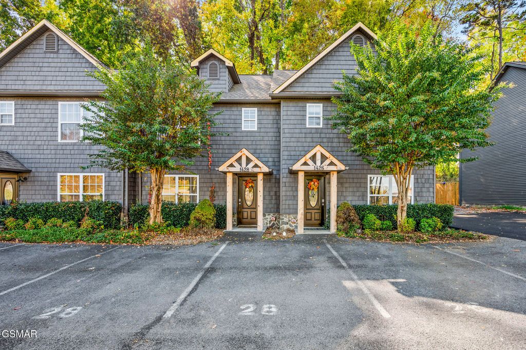 1428 William Holt Boulevard, Sevierville, TN 37862