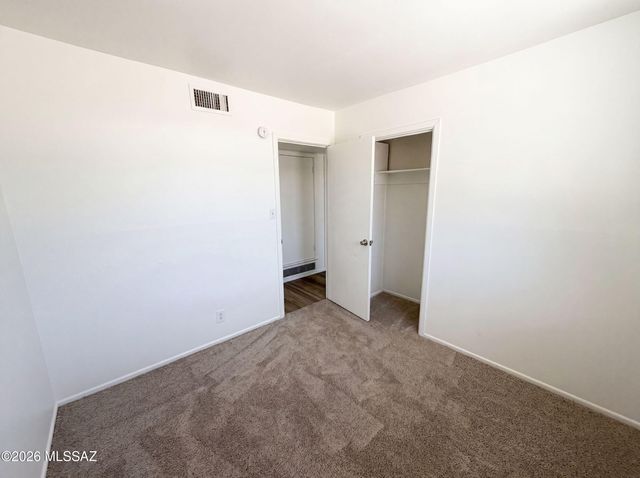 2901 N Cloverland Avenue, Tucson, AZ 85712