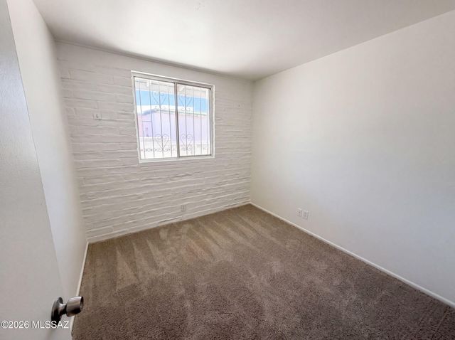 2901 N Cloverland Avenue, Tucson, AZ 85712
