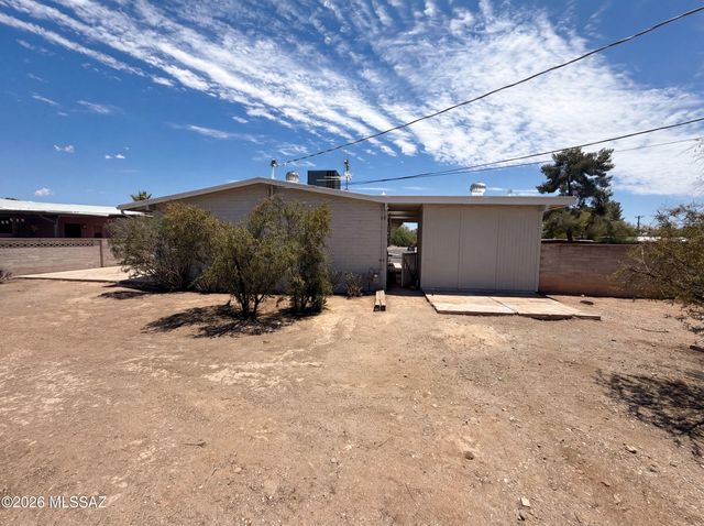 2901 N Cloverland Avenue, Tucson, AZ 85712