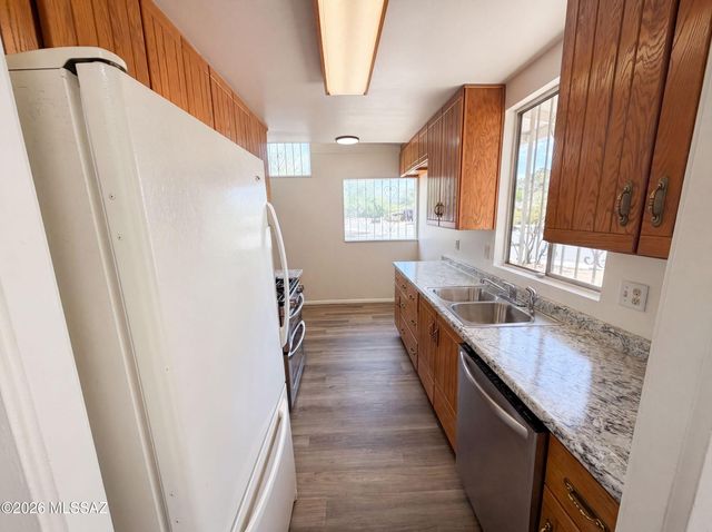 2901 N Cloverland Avenue, Tucson, AZ 85712