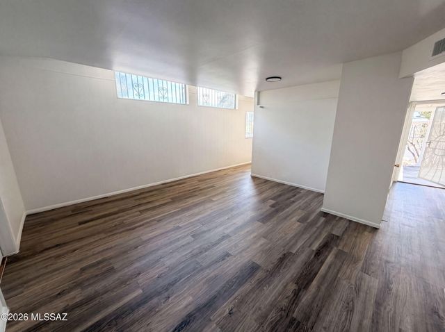 2901 N Cloverland Avenue, Tucson, AZ 85712