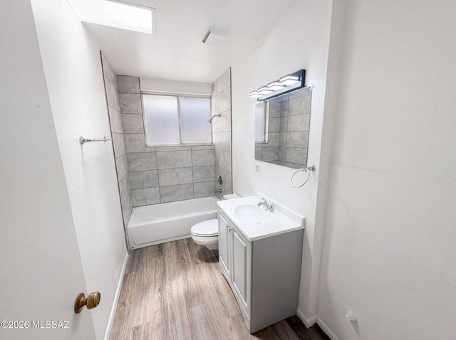 2901 N Cloverland Avenue, Tucson, AZ 85712