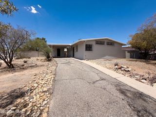 2901 N Cloverland Avenue, Tucson, AZ 85712