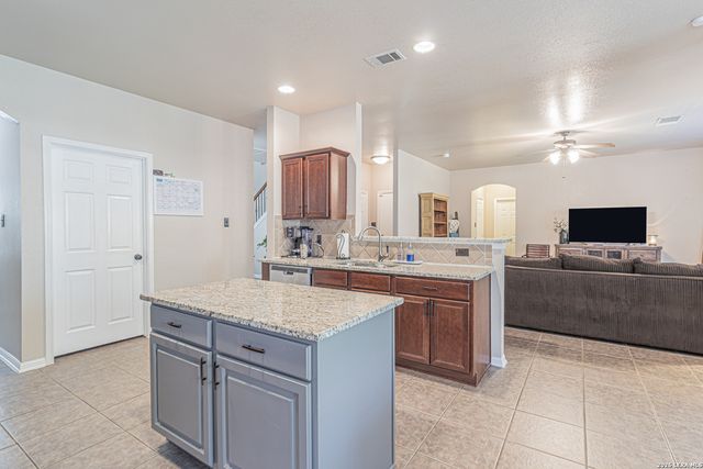 8223 Sabinoso, Helotes, TX 78023