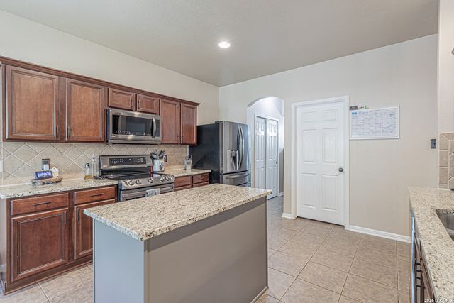 8223 Sabinoso, Helotes, TX 78023