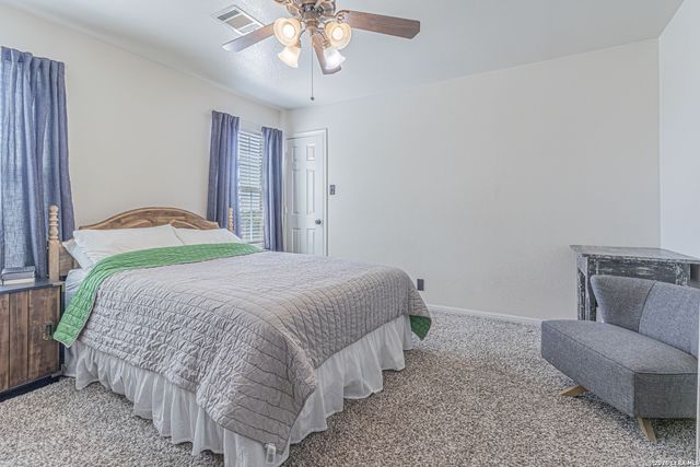 8223 Sabinoso, Helotes, TX 78023