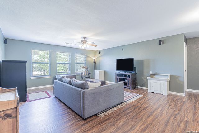 8223 Sabinoso, Helotes, TX 78023