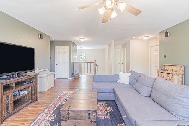 8223 Sabinoso, Helotes, TX 78023