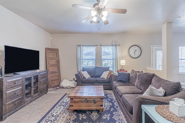 8223 Sabinoso, Helotes, TX 78023