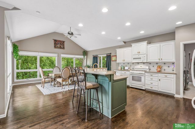 6468 Van Buren Drive, Omaha, NE 68135